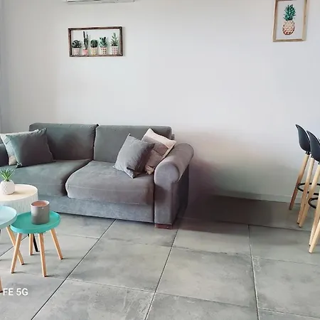 De Standing Bord De Apartment *